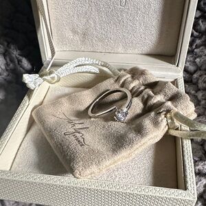 Ashlynn Avenue single gem Wrap ring    Size 6